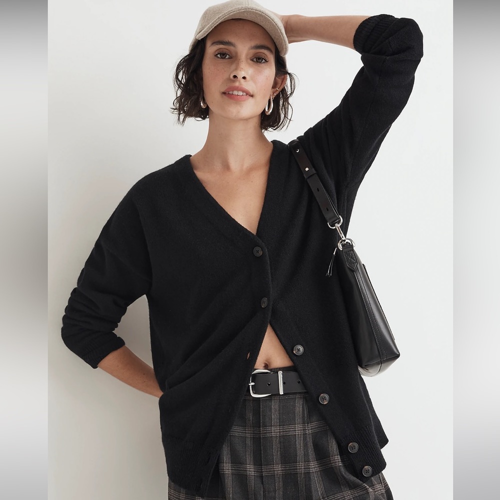Madewell V-Neck Relaxed Cardigan in True Black (XXS)